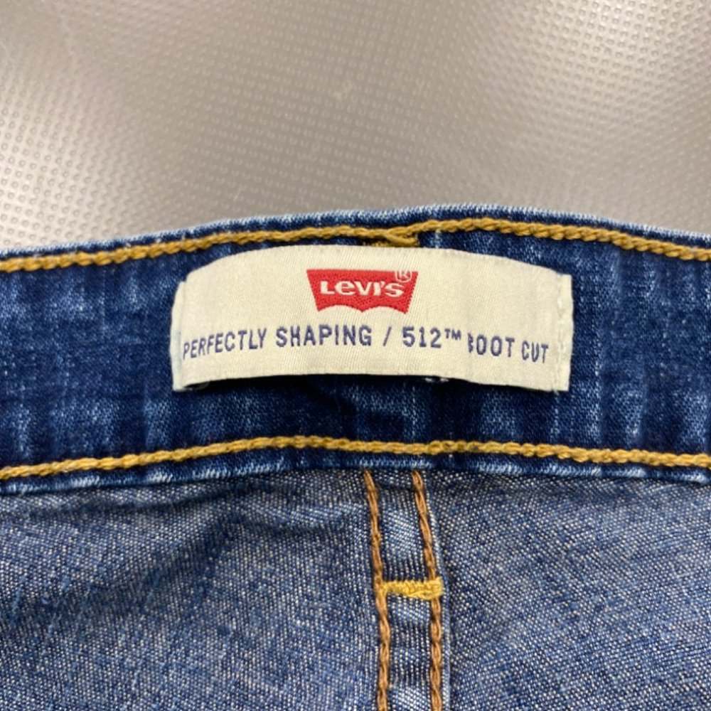 Levi's Size 22 M Blue Medium Wash 512 Flared Leg Jeans - Picture 5 of 7